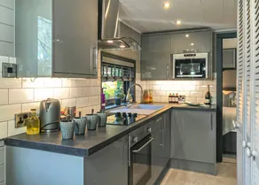 Chalet with jacuzzi - Image 5