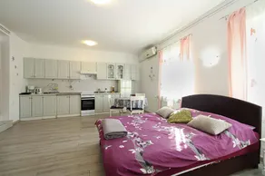 Studio with pool and barbecue - Image 2