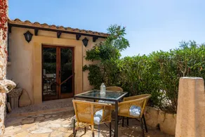 Apartment with garden, pool & hot tub | Garden view | Good for workation | Pet-friendly - Image 4