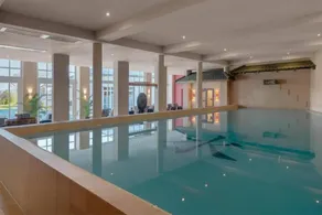 Apartment with pool, terrace & sauna | Sea view | Perfect for remote work - Image 3