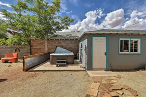 Trendy Apt on Route 66 - Near Standin’ on a Corner - Image 3