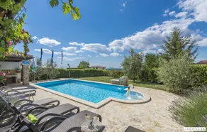 Child-friendly wonderful villa with BBQ & pool | Sea view - Image 2