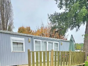 Mobile home with terrace & pool - Image 4