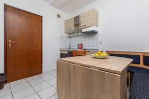Two bedroom apartment with balcony and sea view Brela, Makarska (A-24416-a) - Image 3