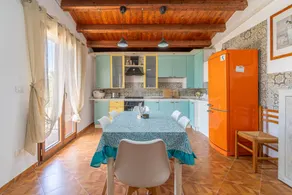 Appartement de vacances avec jardin, internet haut débit et piscine | Vue jardin - Image 5