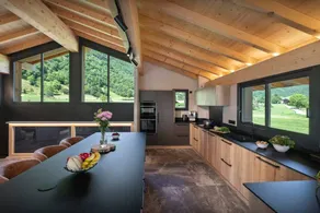 Chalet for 8 with hot tub, terraces and pool - OVO Network - Image 5