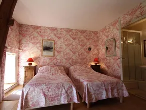 Pleasant bed & breakfast with pool - Image 5