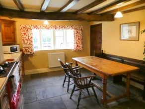 Cottage with garden - Image 3