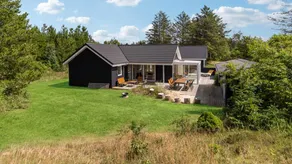 House with garden, barbecue & jacuzzi - Image 3