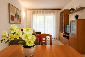 Apartment with pool, garden & terrace - Image 3