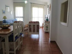 Flat with pool - Image 4