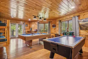 Holiday home with pool, jacuzzi & barbeque | Mountain view - Image 3