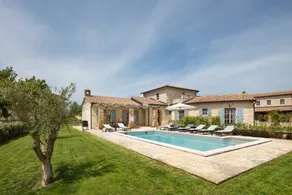 Family-friendly lovely villa with pool - Image 5