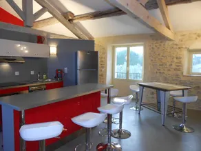 Attraente gîte adatto alle famiglie con idromassaggio, giardino e terrazza | Vista sulla piscina - Image 4