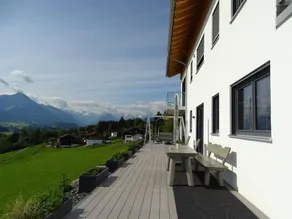 Flat with terrace, sauna & pool | Mountain view - Image 5