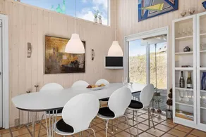Holiday home with barbecue & terrace - Image 5
