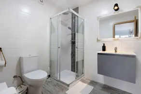 Merveilleuse chambre privée avec internet haut débit | Plage à proximité - Image 5