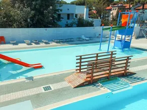 Mobil home convivial et familial avec terrasse et piscine | À côté de la plage | Avec animaux bienvenus - Image 2