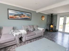 Cottage with garden - Image 3