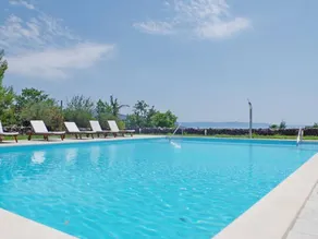 Holiday apartment with pool, terrace & barbecue - Image 3