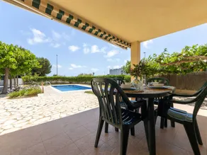 Holiday home with garden, private pool & BBQ - Image 2