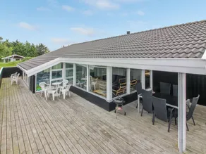 House with BBQ, sauna & private pool - Image 4