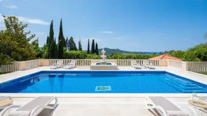 Villa with garden, fast internet & private pool | Mountain view - Image 5