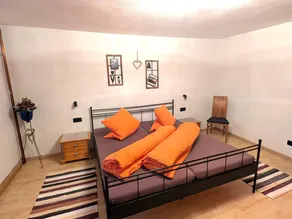 Apartment with terrace - Image 4