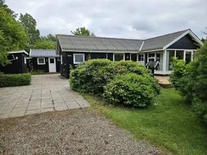 House with garden, terrace & BBQ - Image 2