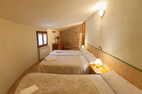 Casa rural 'Cal Martí' en Farena, Montañas de Prades, hasta 8 personas - Image 5
