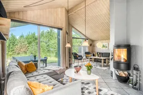 House with sauna, hot tub & terrace - Image 2