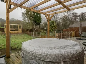 Cottage avec jacuzzi et jardin - Image 2