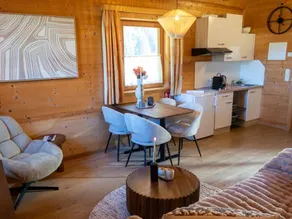Chalet with heated pool - Image 5