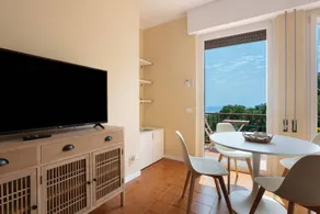 Appartement avec piscine, jardin et internet haut débit | Vue jardin - Image 3
