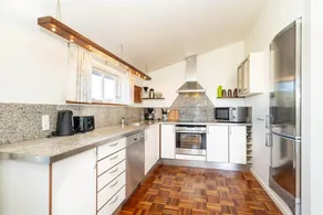 Holiday home with jacuzzi, sauna & terrace - Image 4