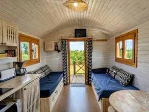 Cottage with barbecue & garden - Image 2