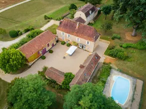 House with garden, private pool & terrace | Perfect for remote work - Image 3