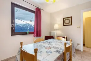 Apartment with garden & terrace | Garden view | Pets allowed - Image 5