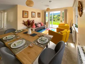 Child-friendly cottage with garden - Image 3
