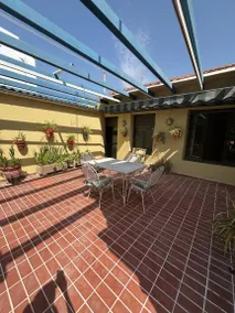 Casa ideal para familias con terraza, jardín y piscina | Vistas al jardín | Ideal para teletrabajar | Se admiten mascotas - Image 3
