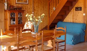 Holiday home with BBQ, terrace & garden | Pool view | Perfect for remote work - Image 3