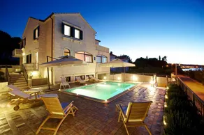 Apartment with garden, pool & barbecue - Image 4