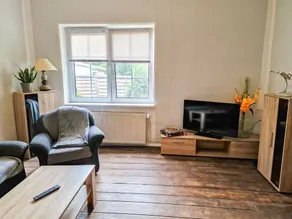 Holiday apartment with barbecue & terrace - Image 3