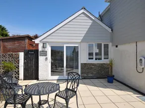 Cottage with garden - Image 3