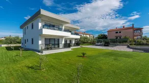 Apartment with garden & barbeque - Image 2