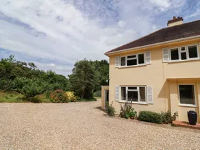 Family-oriented cottage with garden | Pets are welcome - Image 3