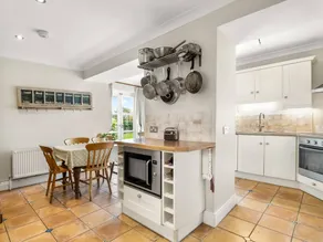 House with BBQ & garden | Perfect for remote work - Image 5