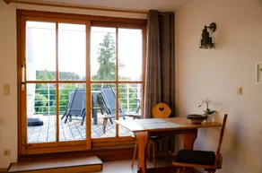 Flat | Garden view - Image 3