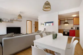 Apartment with heated pool - Image 5
