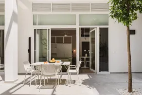 Flat with terrace - Image 2